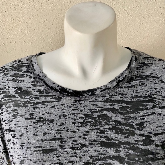 3/$15 NWOT burn out hi low top - Picture 3 of 6